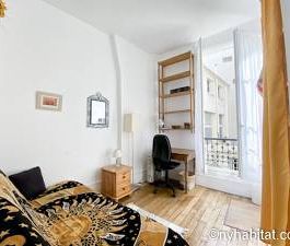 Logement à Paris, Location meublée - Photo 2