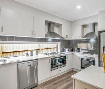 Large room with ensuite available! - Photo 3