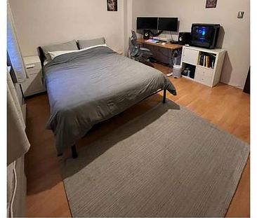 Room Available in 2 Bed - Photo 2