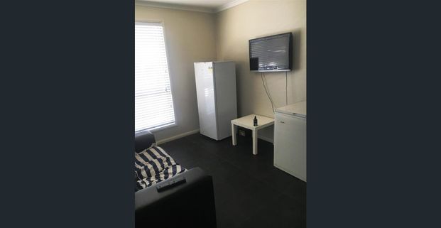 Share house Room for rent x 2 - Photo 1