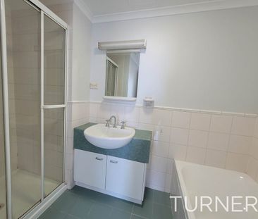 Location Perfect - 2 bedroom apartment - Photo 6