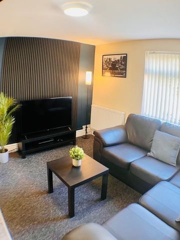 6 Bed Terraced House, Lidderdale Road, L15 - Photo 2