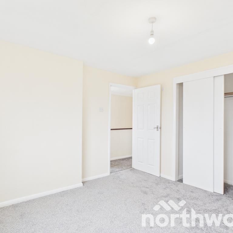 3 bedroom semi-detached house to rent - Photo 1