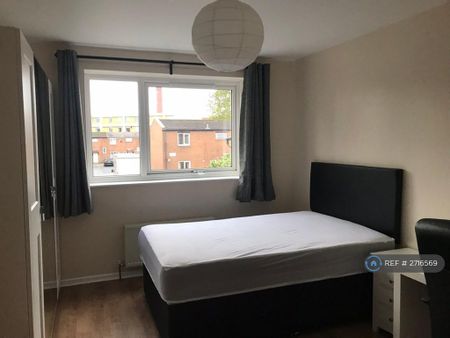 3 bedroom end of terrace house to rent - Photo 3