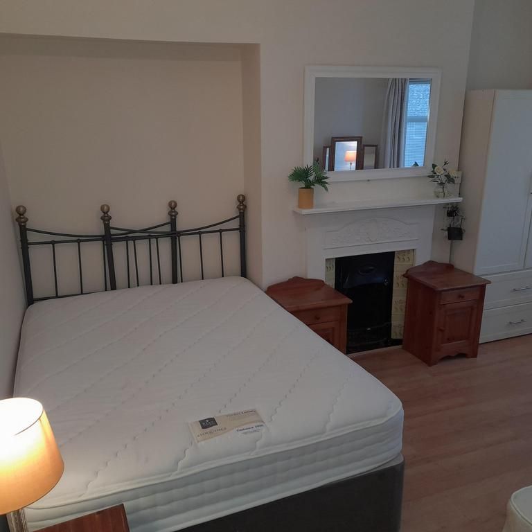 4 bedroom house share to rent - Photo 1