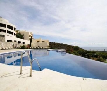 2 Bedroom Apartment For Rent in Altos de los Monteros, Málaga - Photo 2