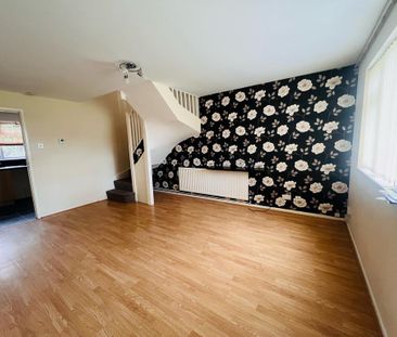 2 bedroom terraced house to rent - Photo 2