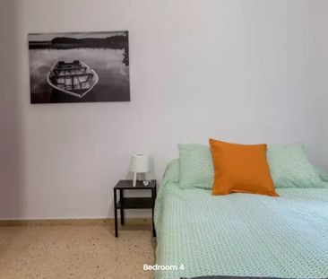 Plaça del Dramaturg Faust Hdez. Casajuana, Valencia, Valencian Comm... - Photo 2