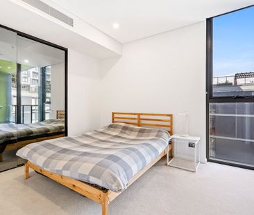 Fantastic Furnished Apartment In Great Location - Photo 2