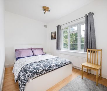 3 bedroom flat to rent - Photo 4