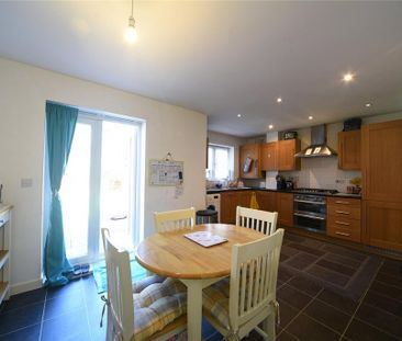 4 bedroom semi-detached house to rent - Photo 6