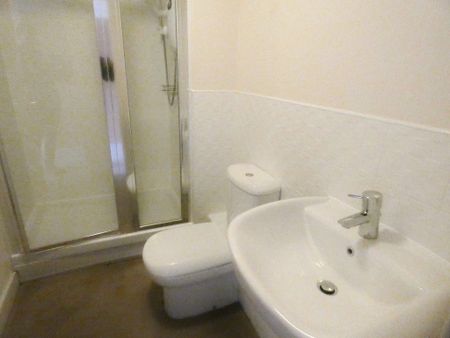 The Poplars, Lytham - Photo 4