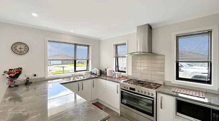 FITZHERBERT- 4 BEDROOMS - Photo 4