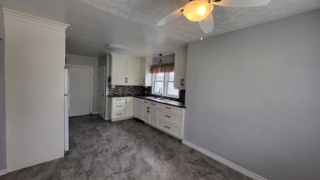 For Lease - 240 Wallace Avenue Unit# Main Floor, Welland, Ontario - Photo 2