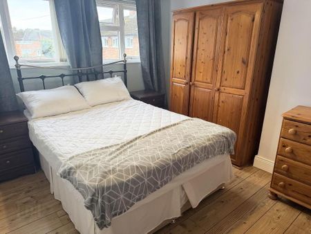 20 Minnowburn Drive, Belfast, BT8 7QJ - Photo 3