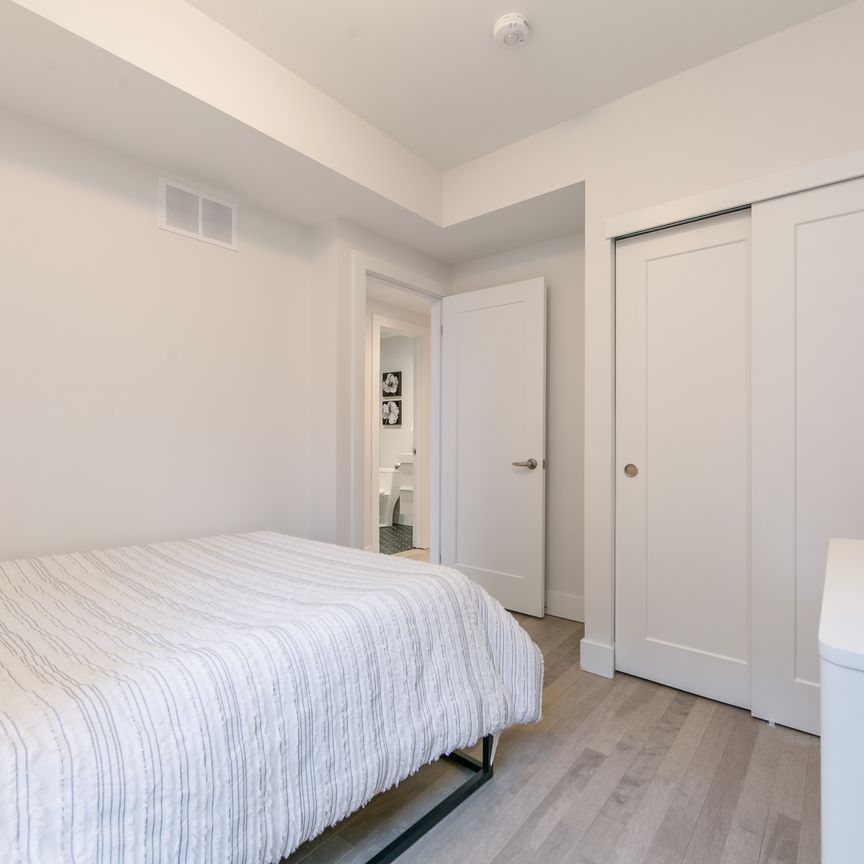 Modern Bright 1.5 Bed + 1 Bath Near Bloor and Dufferin - Photo 1