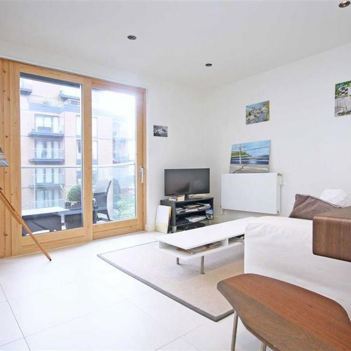 Studio to rent - Photo 1