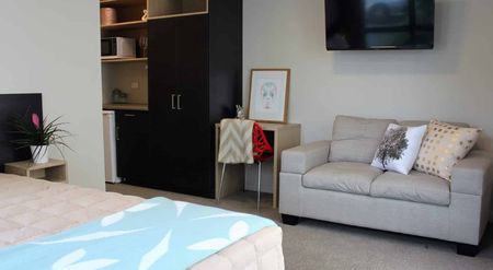 Studio apartment with Utilities Included - Photo 3