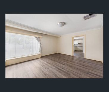 Family Comfort in a Quiet Knoxfield Court - Photo 1