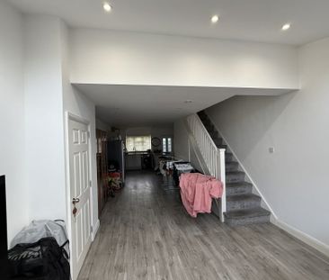 3 Bed Semi-Detached House, Norbury Avenue, CR7 - Photo 6