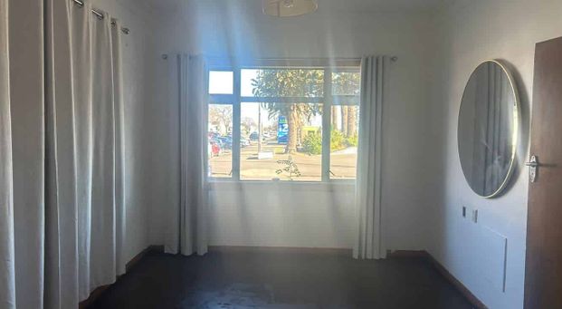 modern central - Photo 1