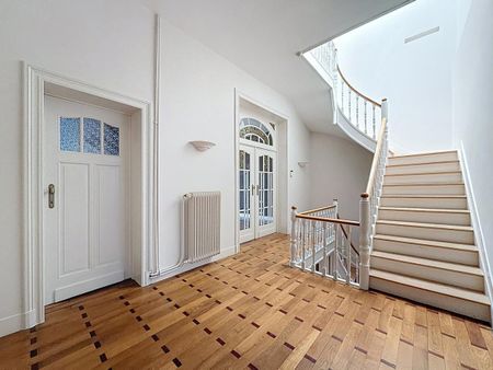 Place Brugmann: Sumptuous mansion renovated in 2022 - Photo 3