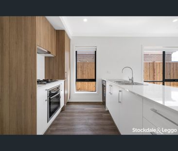 11 Aldgate Street, Fraser Rise, Vic 3336 - Photo 5