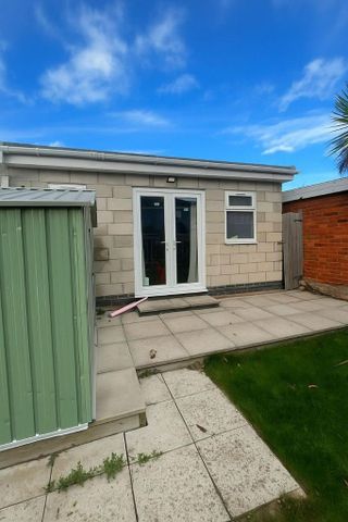 3 bedroom detached house to rent - Photo 2