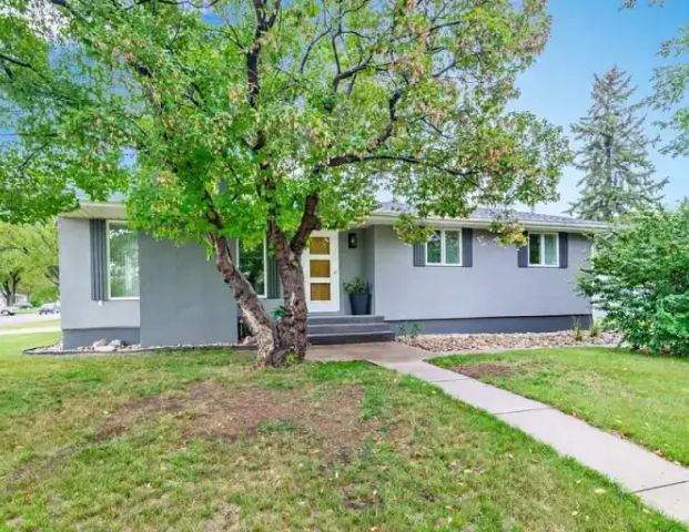 4 Bed 2 Bath Main Floor in Greystone Heights | 10 Sullivan Street, Saskatoon - Photo 1