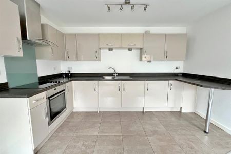 2 bedroom flat to rent - Photo 3