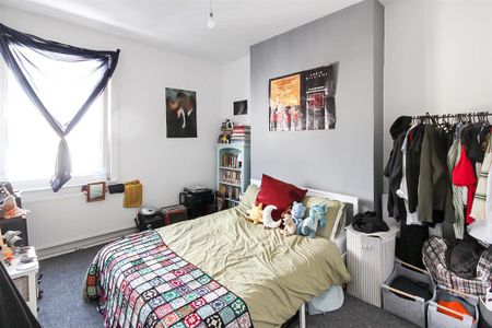 5 bedroom maisonette to rent - Photo 2