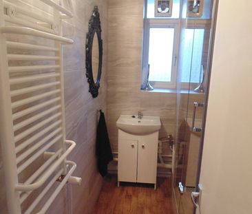 Room in a Shared Flat, Jewell House, SW12 - Photo 4