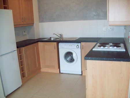2 BED Apartment To rent - Photo 2