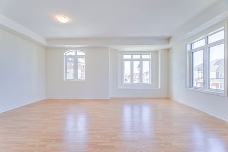 For Lease - 454 Silver Maple Road, Oakville, Ontario - Photo 3