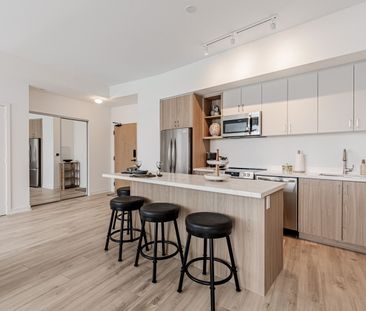 For Lease - 333 Sunseeker Avenue Unit# 620, Innisfil, Ontario - Photo 2