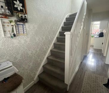 3 bedroom semi-detached house to rent - Photo 5