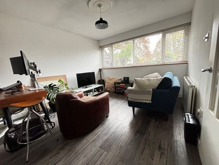 1 Bed Flat, Hervey Road, SE3 - Photo 5