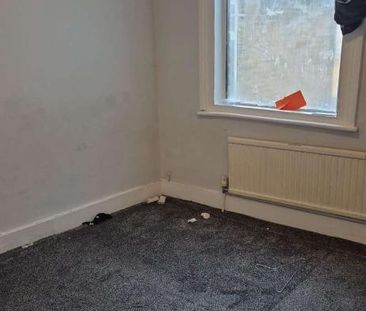 Katherine Road, E7 - Photo 3