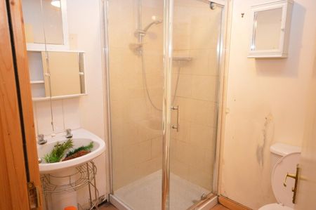 1 Bed Flat - Photo 5