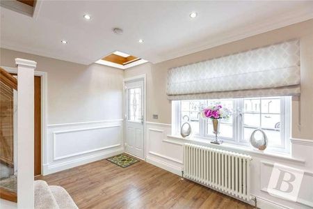 Hatch Road, Pilgrims Hatch, Brentwood, Essex, CM15 - Photo 3