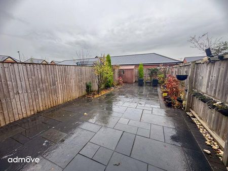 3 bedroom semi-detached house to rent - Photo 2