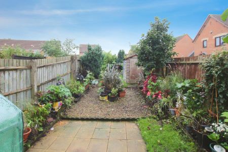 2 bedroom terraced house to rent - Photo 3