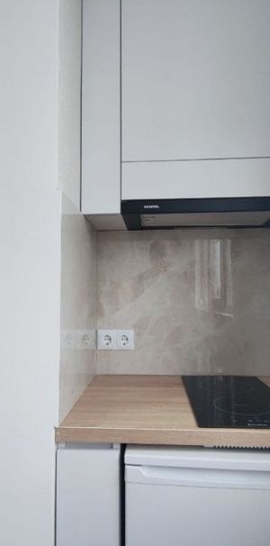 Se inchiriaza garsoniera in zona Racadau - Fotografie 1