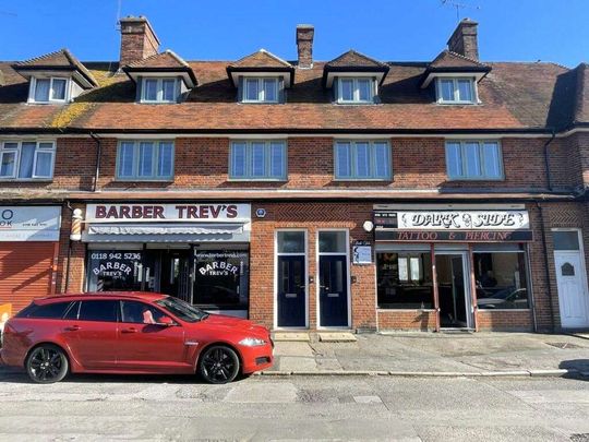 A 2 bedroom maisonette apartment situated in the Tilehurst area of Reading, with parking for 2 cars available. - Photo 1