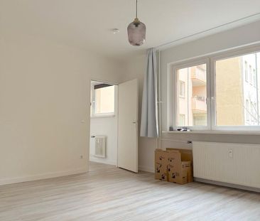 Klein, aber sehr fein und ruhig dazu | mit Balkon und Einbauküche! - Foto 2