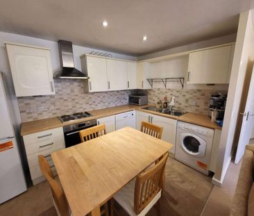 2 bedroom flat to rent - Photo 2