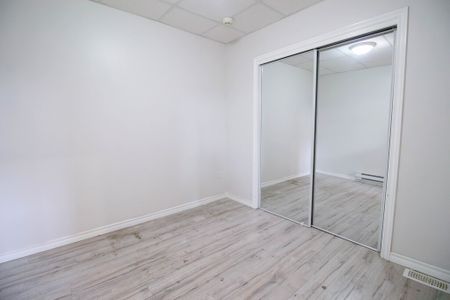 2 Bedroom Apartment in WELLAND!! - Photo 3