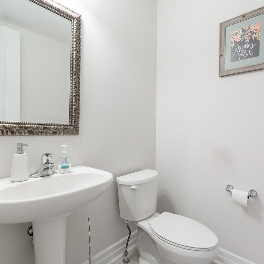 For Lease - 8 Bannister Crescent Unit# Upper, Brampton, Ontario - Photo 1