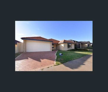 LARGE FAMILY HOME! - Photo 6