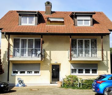 ERDGESCHOSS: Ruhig gelegene großzügige 2 Zi-Whg mit Terrasse und Ga... - Photo 1